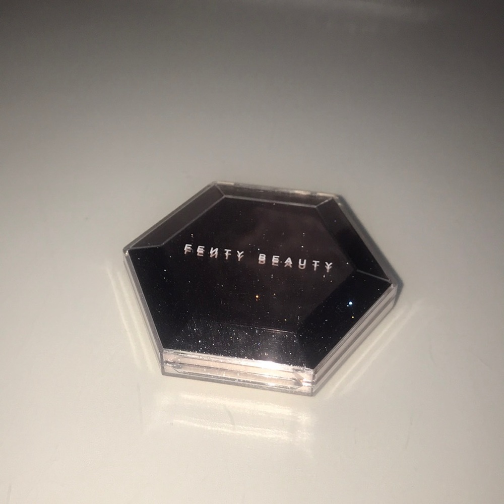 Fenty beauty diamond bomb